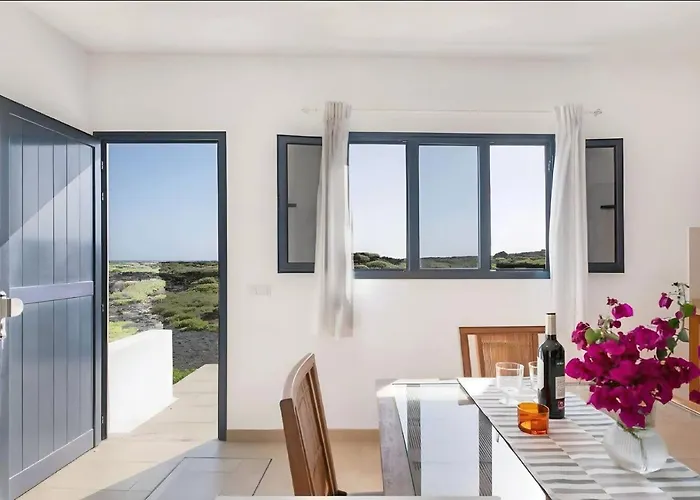 Сasa de vacaciones Casa Paco Órzola